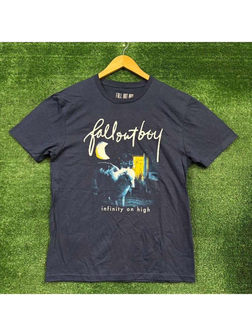 Fall Out Boy Infinity on High Album Cover T-Shirt Size Medium